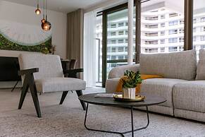 Cozy Ground-floor Apartment With Terrace Modern Amenities and Beachsid