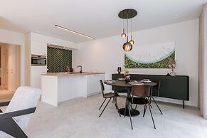 Cozy Ground-floor Apartment With Terrace Modern Amenities and Beachsid