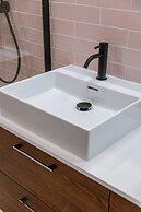 Cozy Ground-floor Apartment With Terrace Modern Amenities and Beachsid