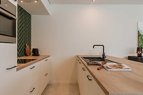 Cozy Ground-floor Apartment With Terrace Modern Amenities and Beachsid