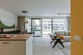 Cozy Ground-floor Apartment With Terrace Modern Amenities and Beachsid