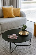 Cozy Ground-floor Apartment With Terrace Modern Amenities and Beachsid