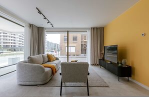 Cozy Ground-floor Apartment With Terrace Modern Amenities and Beachsid