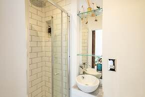 Host Stay Voyagers View