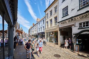 Host Stay Voyagers View