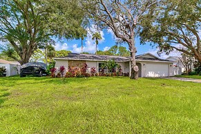 Weeki Lake Home w/ Heated & Cooled Pool, By Disney