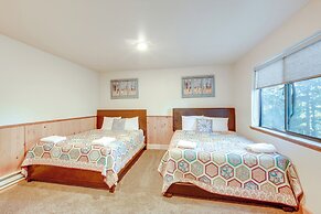 South Lake Tahoe Home w/ Game Rooms, Decks & Sauna