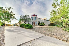 Deck, Putting Green & Views: Albuquerque Oasis