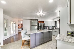 Deck, Putting Green & Views: Albuquerque Oasis