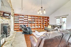 Deck, Putting Green & Views: Albuquerque Oasis