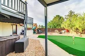 Deck, Putting Green & Views: Albuquerque Oasis
