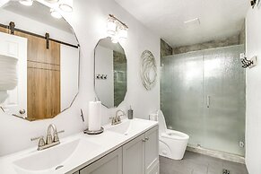 Deck, Putting Green & Views: Albuquerque Oasis