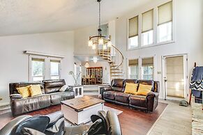 Deck, Putting Green & Views: Albuquerque Oasis