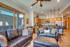 Modern Elk Creek Condo w/ Hot Tub & Heated Floors
