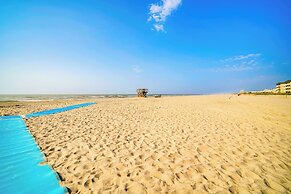 Bright Brigantine Townhome: Steps to Beach Access!