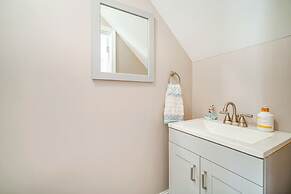 Bright Brigantine Townhome: Steps to Beach Access!