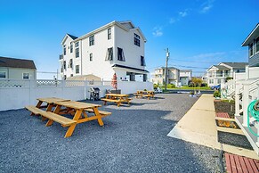 Bright Brigantine Townhome: Steps to Beach Access!