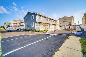 Bright Brigantine Townhome: Steps to Beach Access!