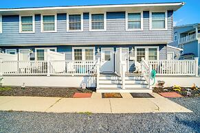 Bright Brigantine Townhome: Steps to Beach Access!