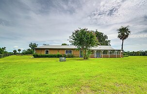Spacious Micanopy Farmhouse w/ Luxurious Pool!