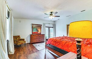 Spacious Micanopy Farmhouse w/ Luxurious Pool!