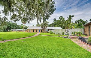 Spacious Micanopy Farmhouse w/ Luxurious Pool!