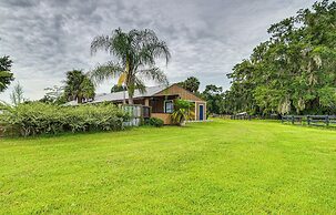 Spacious Micanopy Farmhouse w/ Luxurious Pool!