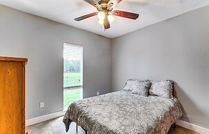 Spacious Micanopy Farmhouse w/ Luxurious Pool!