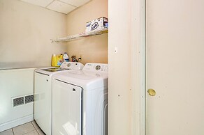 9 Mi to Dtwn Boston: Cozy Malden Apartment