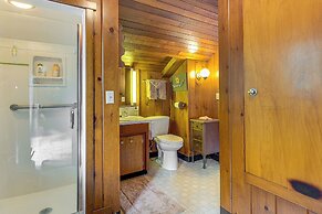 Waterfront Kingston Getaway: Beach Access On-site!