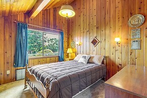 Waterfront Kingston Getaway: Beach Access On-site!