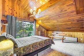 Waterfront Kingston Getaway: Beach Access On-site!