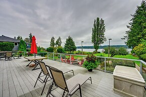 Waterfront Kingston Getaway: Beach Access On-site!