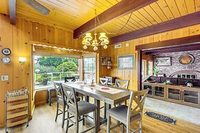 Waterfront Kingston Getaway: Beach Access On-site!