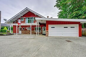 Waterfront Kingston Getaway: Beach Access On-site!