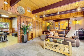 Waterfront Kingston Getaway: Beach Access On-site!
