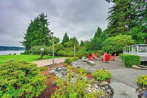 Waterfront Kingston Getaway: Beach Access On-site!