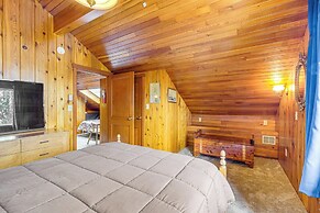 Waterfront Kingston Getaway: Beach Access On-site!