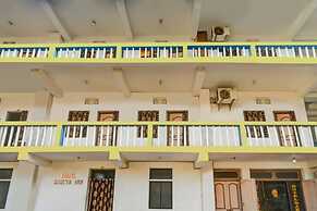 Goroomgo Sakya Inn Puri