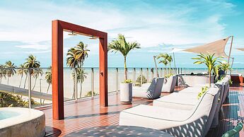 Setai Yacht Premium - By Almare Flats