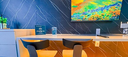 Setai Yacht Premium - By Almare Flats