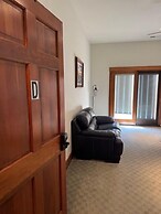 Hidden Waterfront Luxury Oasis With 9-acre Pond 5 Bedroom Home by RedA