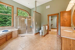 Hidden Waterfront Luxury Oasis With 9-acre Pond 5 Bedroom Home by RedA