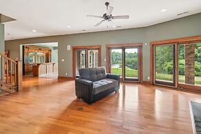 Hidden Waterfront Luxury Oasis With 9-acre Pond 5 Bedroom Home by RedA