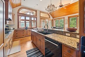 Hidden Waterfront Luxury Oasis With 9-acre Pond 5 Bedroom Home by RedA