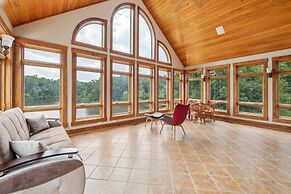 Hidden Waterfront Luxury Oasis With 9-acre Pond 5 Bedroom Home by RedA