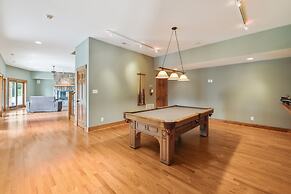 Hidden Waterfront Luxury Oasis With 9-acre Pond 5 Bedroom Home by RedA