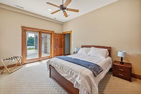 Hidden Waterfront Luxury Oasis With 9-acre Pond 5 Bedroom Home by RedA