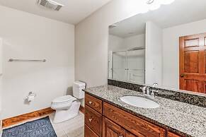 Hidden Waterfront Luxury Oasis With 9-acre Pond 5 Bedroom Home by RedA