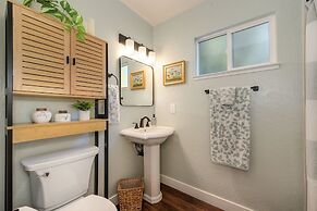 Family-friendly Getaway Near Slide Hill Park 3 Bedroom Home by RedAwni